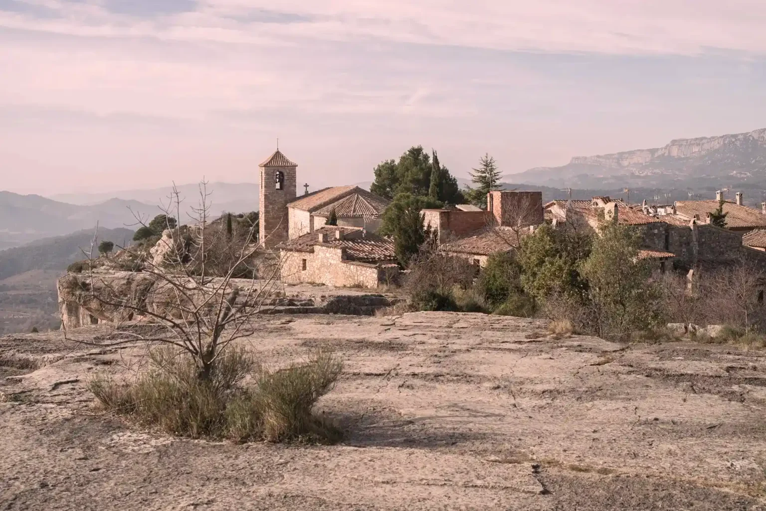 Der Ort Siruana, Katalonien, Spanien.